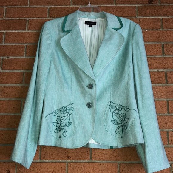 🕊CONTEXT🕊LORD AND TAYLOR EMBROIDERED BLAZER🕊 - Picture 3 of 7